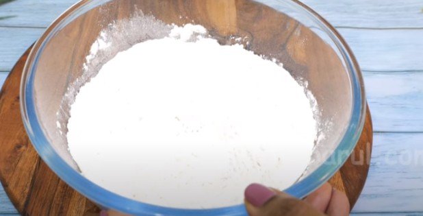 all purpose flour in a bowl for veg momos recipe 