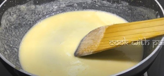 adding all purpose in the pan for white sauce pasta recipe 