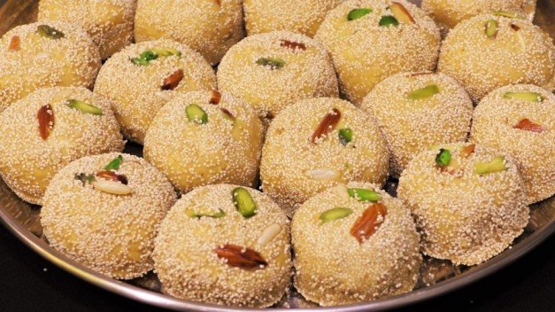 atta besan laddu recipe in hindi 
