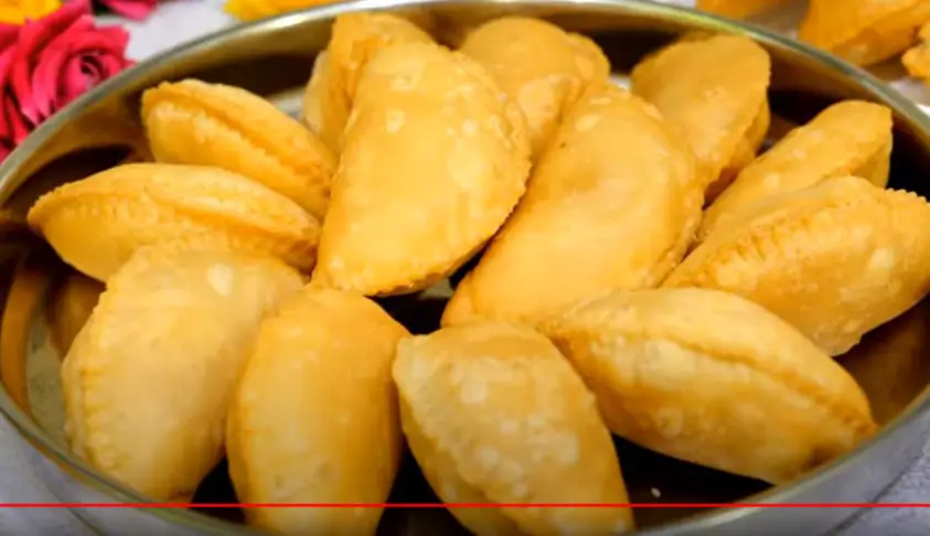 Sooji Mawa Gujiya Recipe How To Make Gujiya At Home Gujiya Sweet Recipe Cook With Parul