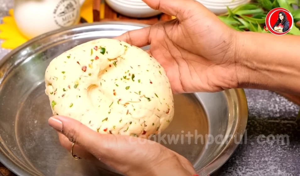 Reshmi Aloo Ka Paratha Recipe 1